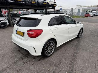 Mercedes A-klasse 180 90KW Prestige Pano Clima Navi Led Xenon AMG-pakket picture 5
