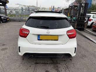 Mercedes A-klasse 180 90KW Prestige Pano Clima Navi Led Xenon AMG-pakket picture 4