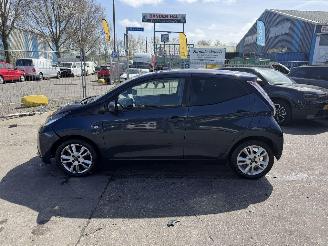 Toyota Aygo 1.0 VVT-I 51KW X-JOY Clima Navi Led Camera picture 2