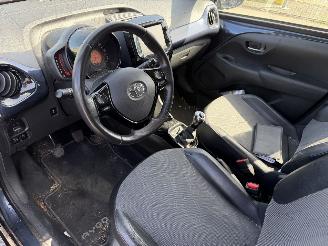 Toyota Aygo 1.0 VVT-I 51KW X-JOY Clima Navi Led Camera picture 8