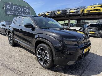 Schadeauto Jeep Avenger 54 kWh 115KW Longitude Clima Navi Led NAP 2024/2