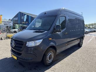 Vrakbiler auto Mercedes eSprinter 55 kWh 85KW L2H2 Clima Camera NAP 2021/7