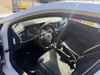 Volkswagen Polo 1.0 48KW 5-Deurs Airco picture 5