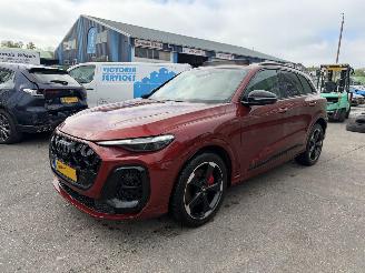 Vaurioauto  passenger cars Audi Q5 2.0 TFSI e-Hybrid 185KW Quattro S Edition Competition Pano NAP 2025/11