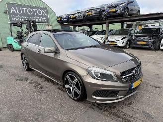 skadebil auto Mercedes A-klasse 200 Prestige 115KW Pano Clima Navi Led Xenon AMG-Pakket 2013/4