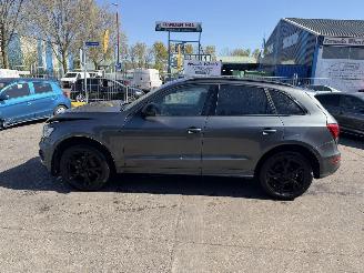 krockskadad bil auto Audi Q5 2.0 TDI 140KW Quattro Pano Clima Navi S-Line 2016/1