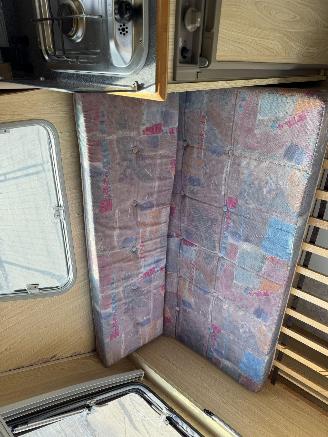 Beyerland  400-D Vitesse Tent midden keuken wc luifel picture 9