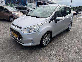 Damaged car Ford B-Max 1.0 Ecoboost 74KW Titanium Clima Led NAP 2013/5