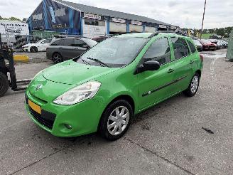 skadebil auto Renault Clio 1.2-16V 55KW Navi Airco Authentique 2012/4