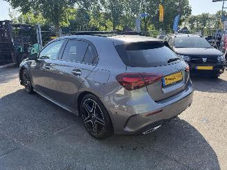 krockskadad bil auto Mercedes A-klasse 180 Autom. 100KW Pano Sfeer Clima Navi AMG Line NAP 2023/10
