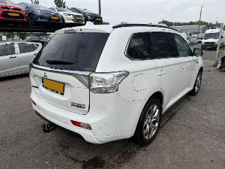 Mitsubishi Outlander 2.0 PHEV Autom. Schuifdak Clima Navi Xenon Instyle picture 2