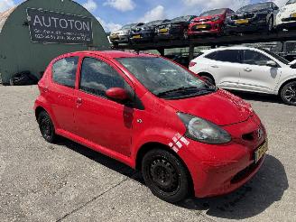 skadebil auto Toyota Aygo 1.0-12V 50KW 5-Deurs NAP 2008/5