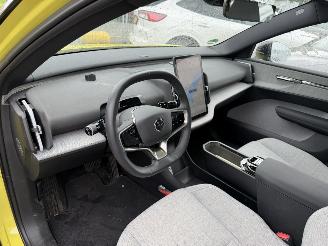 Volvo EX30 PERFORMANCE 69 kWh 428PK Twin Motor Pano Clima Navi NAP picture 7