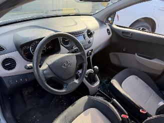 Hyundai I-10 1.0i 49KW i-Drive 5-Deurs NAP picture 6