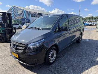 krockskadad bil bedrijf Mercedes Vito 110 CDI 75KW Clima Navi Lang Functional 2021/7