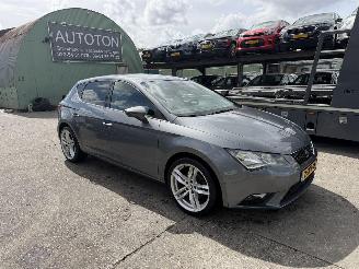 krockskadad bil auto Seat Leon 1.2 TSI 63KW Clima Navi Enjoy 5-Drs NAP 2014/1