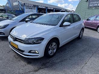 skadebil auto Volkswagen Polo 1.0 TSI 70KW Clima Navi 5-Drs Comfortline NAP 2019/1