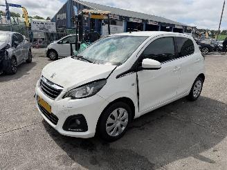 Avarii autoturisme Peugeot 108 1.0 e-VTI 53KW Led Airco 5-Drs Active NAP 2020/1