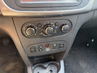 Dacia Logan 0.9 TCE 66KW Clima Navi Prestige S&S NAP picture 12