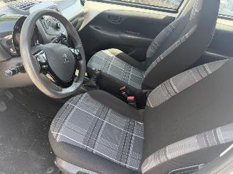 Peugeot 108 1.0 50KW Airco Led Active 5-Deurs NAP picture 6