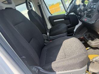 Fiat Ducato 79 kWH Autom. 90KW 6 Persoons Rolstoellift picture 12