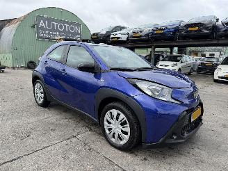 Unfallwagen Toyota Aygo X 1.0 VVT-I MT Play Camera Airco Carplay 5-Deurs NAP 2024/8