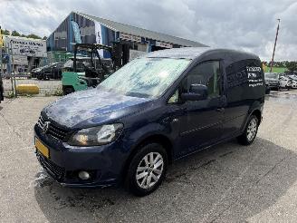 krockskadad bil bedrijf Volkswagen Caddy 1.6 TDI 55KW Airco Schuifdeur Bleumotion NAP 2015/5