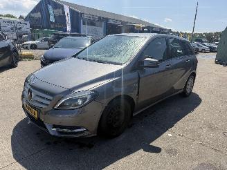 Mercedes B-klasse 180 90KW Clima Navi Led Ambition NAP picture 5