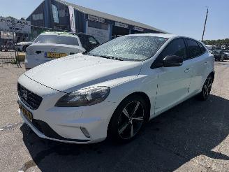 skadebil auto Volvo V-40 2.0 D2 88KW R-Design Xenon Clima Navi Business NAP 2015/8