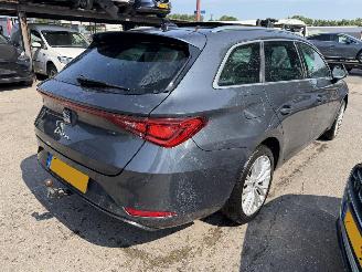 skadebil auto Seat Leon 2.0 TDI FR 110KW Autom. Pano Clima Navi Sportstourer Launch Edition 2021/2