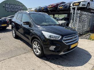 skadebil auto Ford Kuga 1.5 Ecoboost 88KW Clima Navi Titanium NAP 2018/6