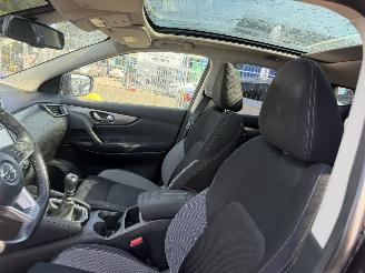 Nissan Qashqai 1.2 85KW Tekna Clima Navi Led Pano picture 8
