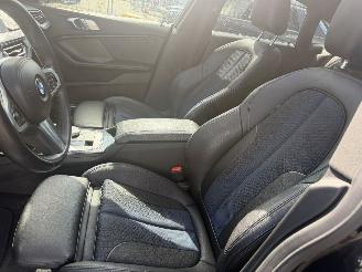 BMW 2-serie 218i Autom. 100KW Pano Clima Navi High Executive picture 8