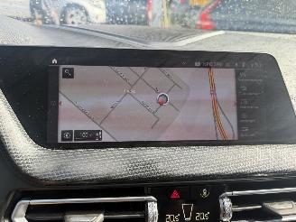 BMW 2-serie 218i Autom. 100KW Pano Clima Navi High Executive picture 11