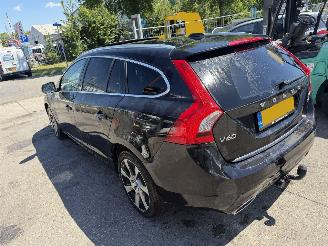 Volvo V-60 2.4 D6 PHEV 158KW AWD R-Design Clima Navi Schuifdak picture 6