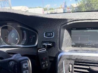 Volvo V-60 2.4 D6 PHEV 158KW AWD R-Design Clima Navi Schuifdak picture 18