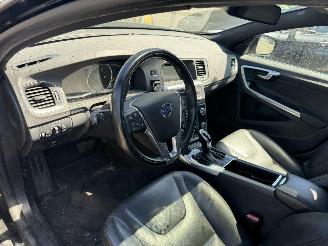 Volvo V-60 2.4 D6 PHEV 158KW AWD R-Design Clima Navi Schuifdak picture 8