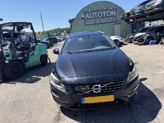 Volvo V-60 2.4 D6 PHEV 158KW AWD R-Design Clima Navi Schuifdak picture 3