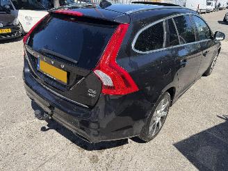 Volvo V-60 2.4 D6 PHEV 158KW AWD R-Design Clima Navi Schuifdak picture 4