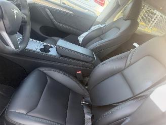 Tesla Model Y 75 kWh Long Range AWD 258KW Pano Clima Navi NAP picture 12