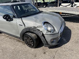 Mini One 1.2 Autom. 75KW Pano Navi Clima Business NAP picture 16