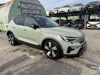 krockskadad bil auto Volvo XC40 70 kWh Recharge Plus 170KW Pano Clima Navi Led NAP 2022/10