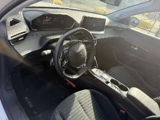 Peugeot e-208 EV 50 kWh 100KW Autom. Clima Navi Led Active Pack picture 10