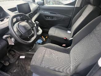 Peugeot Partner 1.5 Bluehdi 55KW RUITENWASSERINSTALATIE Navi Clima Schuifdeur Premium picture 15