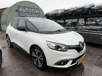 krockskadad bil auto Renault Scenic 1.2 TCE 96KW Clima Navi Camera Led Intens NAP 2017/3