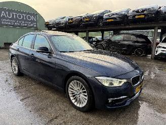 Vaurioauto  passenger cars BMW 3-serie 330e 135KW Autom. High Executive Schuifdak Clima Navi HUD 2016/6