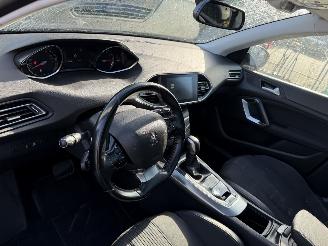 Peugeot 308 1.2 96KW Autom. Pano Clima Navi Blue Lease Premium 5-Drs NAP picture 6