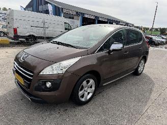 Avarii autoturisme Peugeot 3008 2.0 HDIF Hybrid4 120KW Autom. Clima Navi HUD Blue Lease NAP 2013/5