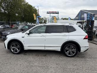 Volkswagen Tiguan 1.5 TSI 110KW DSG R-Line Clima Navi Led 7-Pers NAP picture 2
