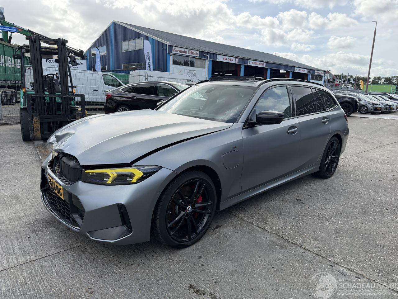 BMW 3-serie 330e xDrive 215KW Pano Clima Navi Hud